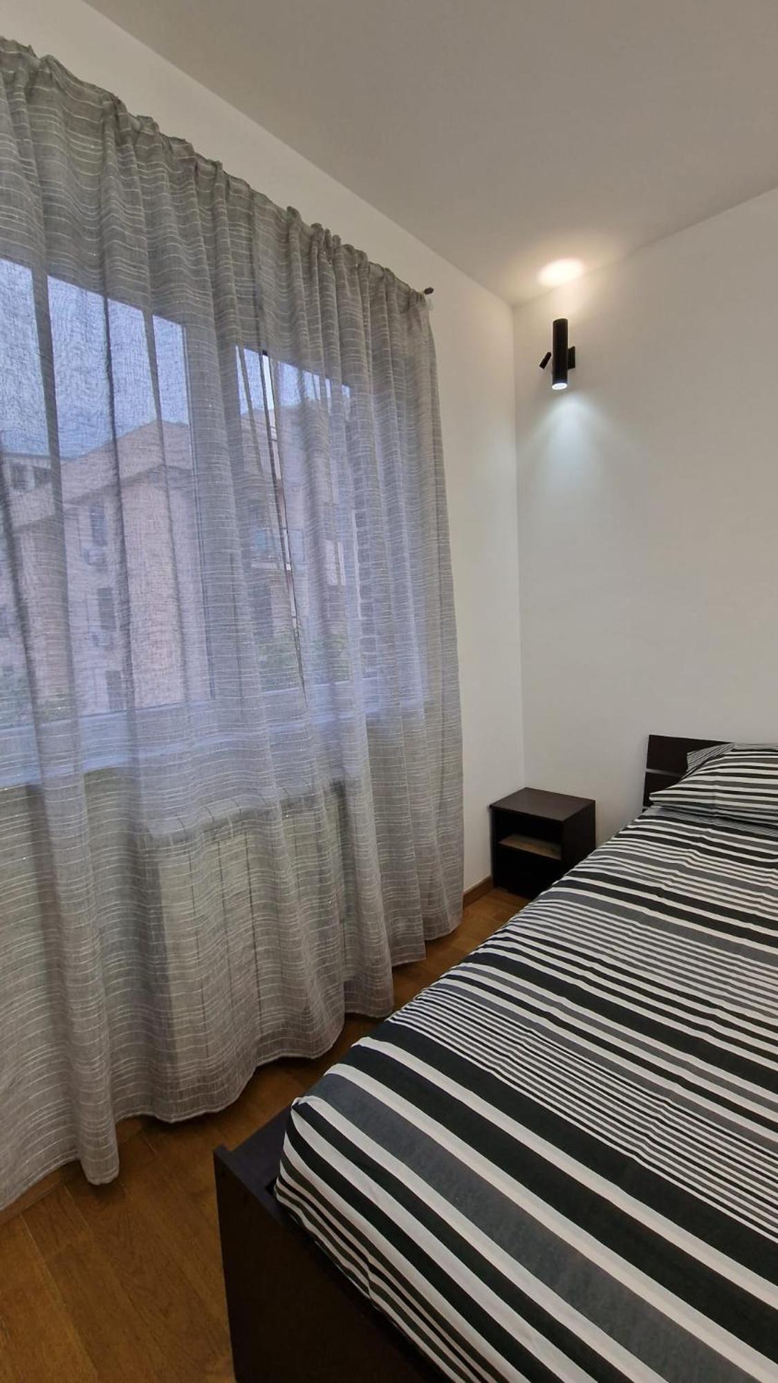Porodicno-Poslovni Udoban Stan Apartment Beograd Ngoại thất bức ảnh